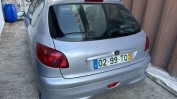 VIATURA DA MARCA PEUGEOT 206