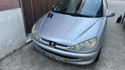 VIATURA DA MARCA PEUGEOT 206