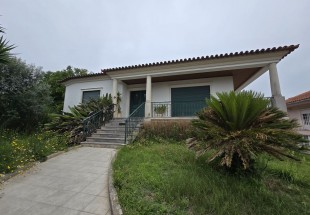 PRÉDIO URBANO COMPOSTO POR CASA DA HABITAÇÃO - LEIRIA - POMBAL 