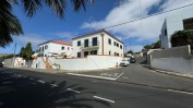 PRÉDIO URBANO NA 1ª LINHA DA PRAIA COM TERRAÇO COM  VISTA PARA O MAR – SÍTIO DA PEDRAS PRETAS - PORTO SANTO  