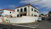 PRÉDIO URBANO NA 1ª LINHA DA PRAIA COM TERRAÇO COM  VISTA PARA O MAR – SÍTIO DA PEDRAS PRETAS - PORTO SANTO  