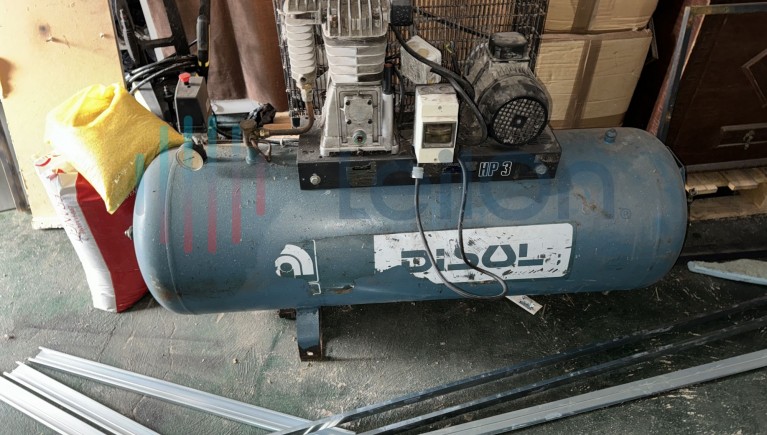 1 COMPRESSOR DA MARCA “DISOL”