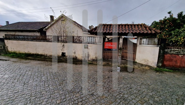 CASA DE RÉS DO CHÃO, ANEXOS E LOGRADOURO, VILA DE PUNHE - VIANA DO CASTELO  